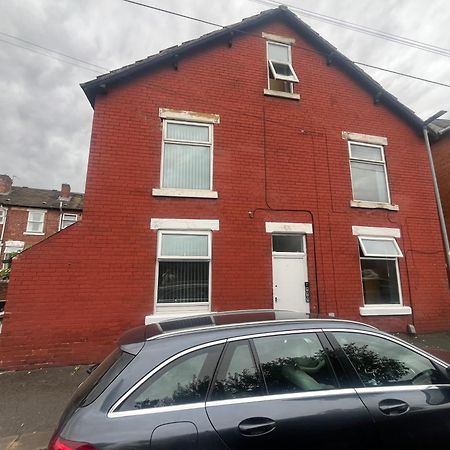 Simple Inn Wakefield Exterior foto